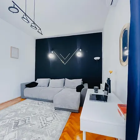 Relax & Work In Cozy Flat W Netflix & Wi-fi Apartman *