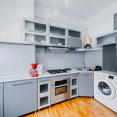 Relax & Work In Cozy Flat W Netflix & Wi-fi *