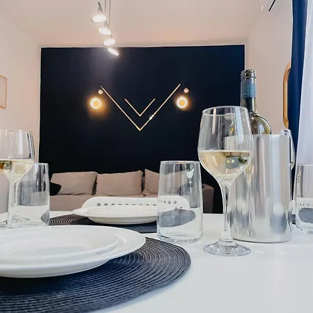 Relax & Work In Cozy Flat W Netflix & Wi-fi * Cluj-Napoca