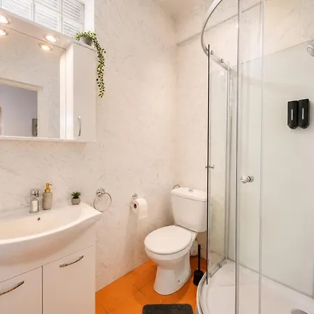 Relax & Work In Cozy Flat W Netflix & Wi-fi *