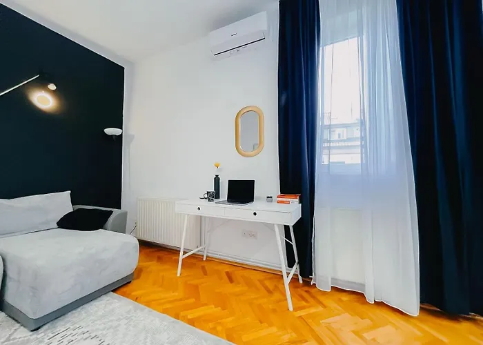 Relax & Work In Cozy Flat W Netflix & Wi-fi