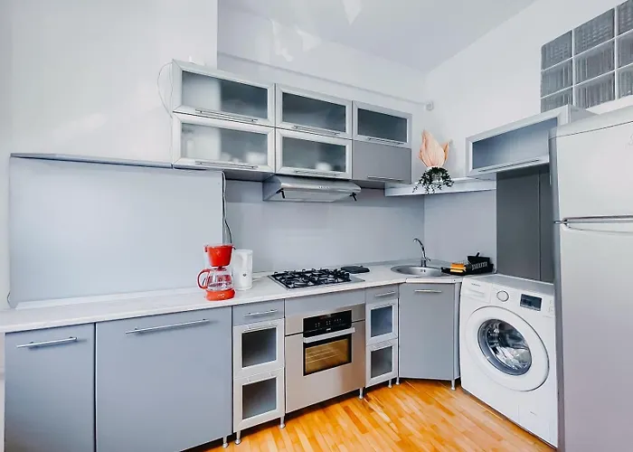 Relax & Work In Cozy Flat W Netflix & Wi-fi *