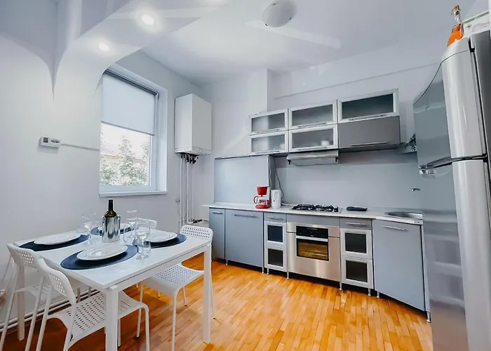 Relax & Work In Cozy Flat W Netflix & Wi-fi * Cluj-Napoca